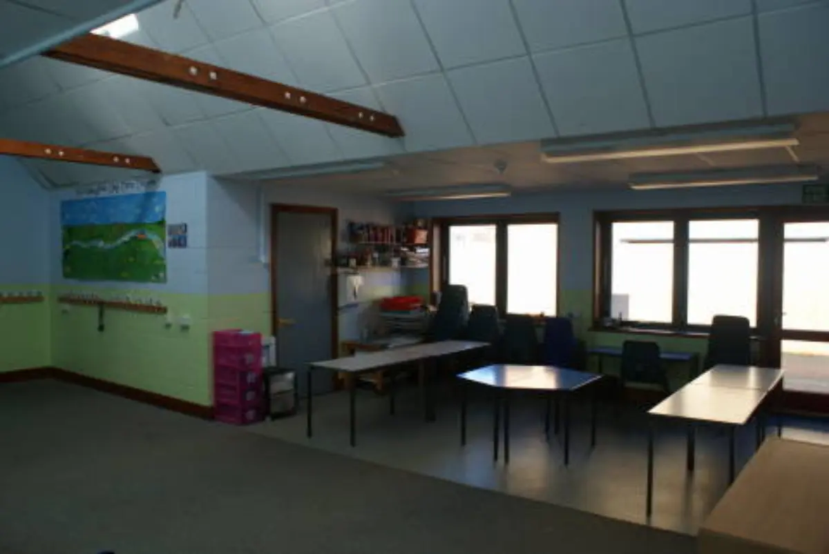 /_app/immutable/assets/3 Red Room.v4.3ce8e761.webp
